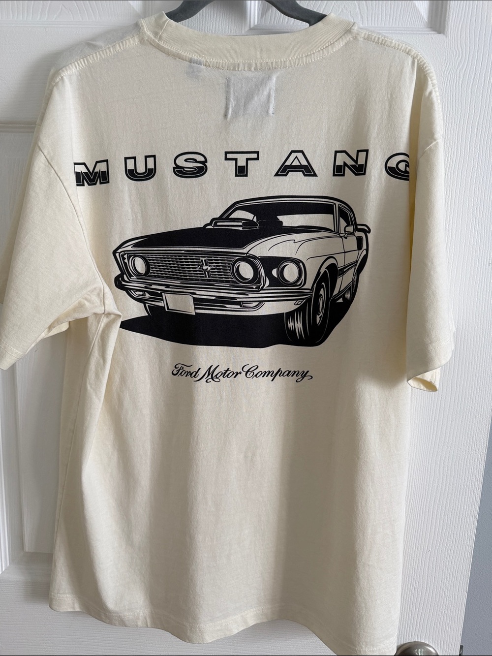 Pacsun Ford Cream Short Sleeve Tee with Black Mustang Graphic - size Medium